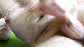 Hairyartist in churning Manmeat - phat cum shot