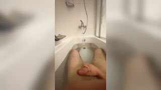 Masturbating off in the bath