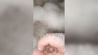 Fapping with bubbles in the douche