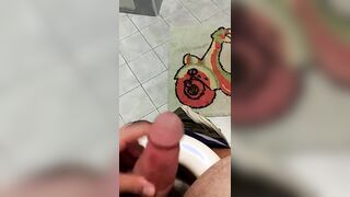 Wanking my huge hudge man sausage in the douche with final jizz shot