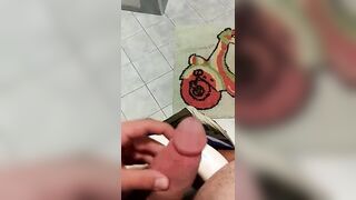 Wanking my huge hudge man sausage in the douche with final jizz shot