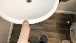 Xxl gross penis splooging jizm and urinate again