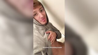 Teenager dude wank off Random dude in the public rest room understall and make him spunk