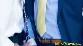 Two elegant men use their day to fuck at work and love it