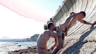 Stud pounds lad on the beach and finishes off in his arsehole - 498