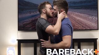 JockPussy - Masc fellow makes out with FTM Luke Hudson & thumbs T-dinky