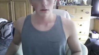 Cute amateur twink shows his big dick on webcam5555