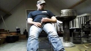 Big-Cock Farmer Daddy Jerks Off