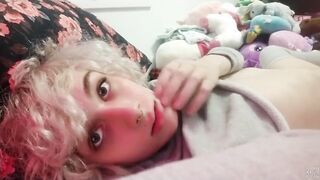 Stunning Feminen Femboy Hanapups Masturbating